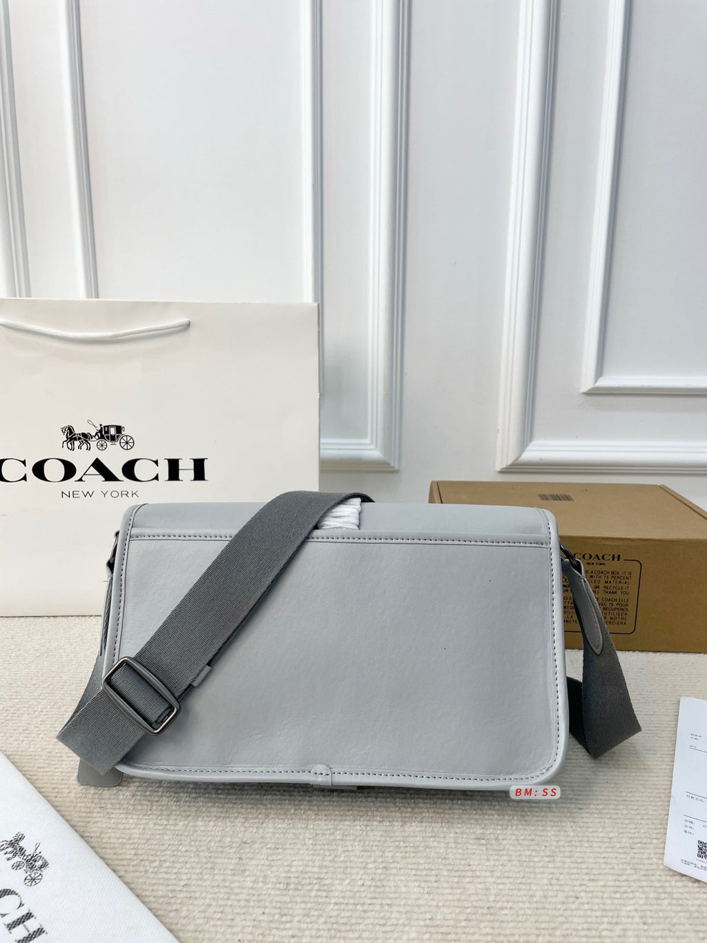 Utility Leather Messenger Bag – Black & Light Gray