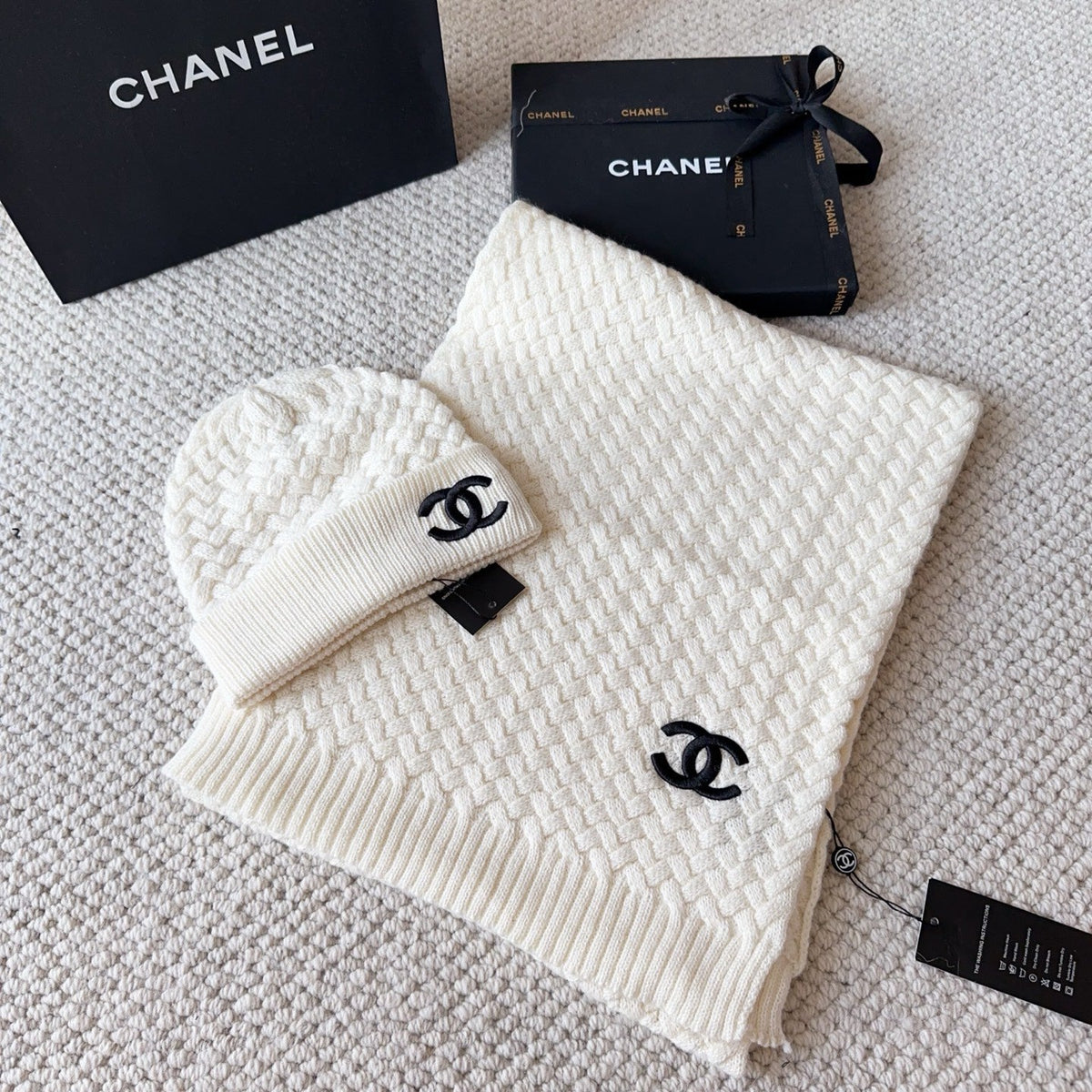 CC Set of Beanie and Scarf