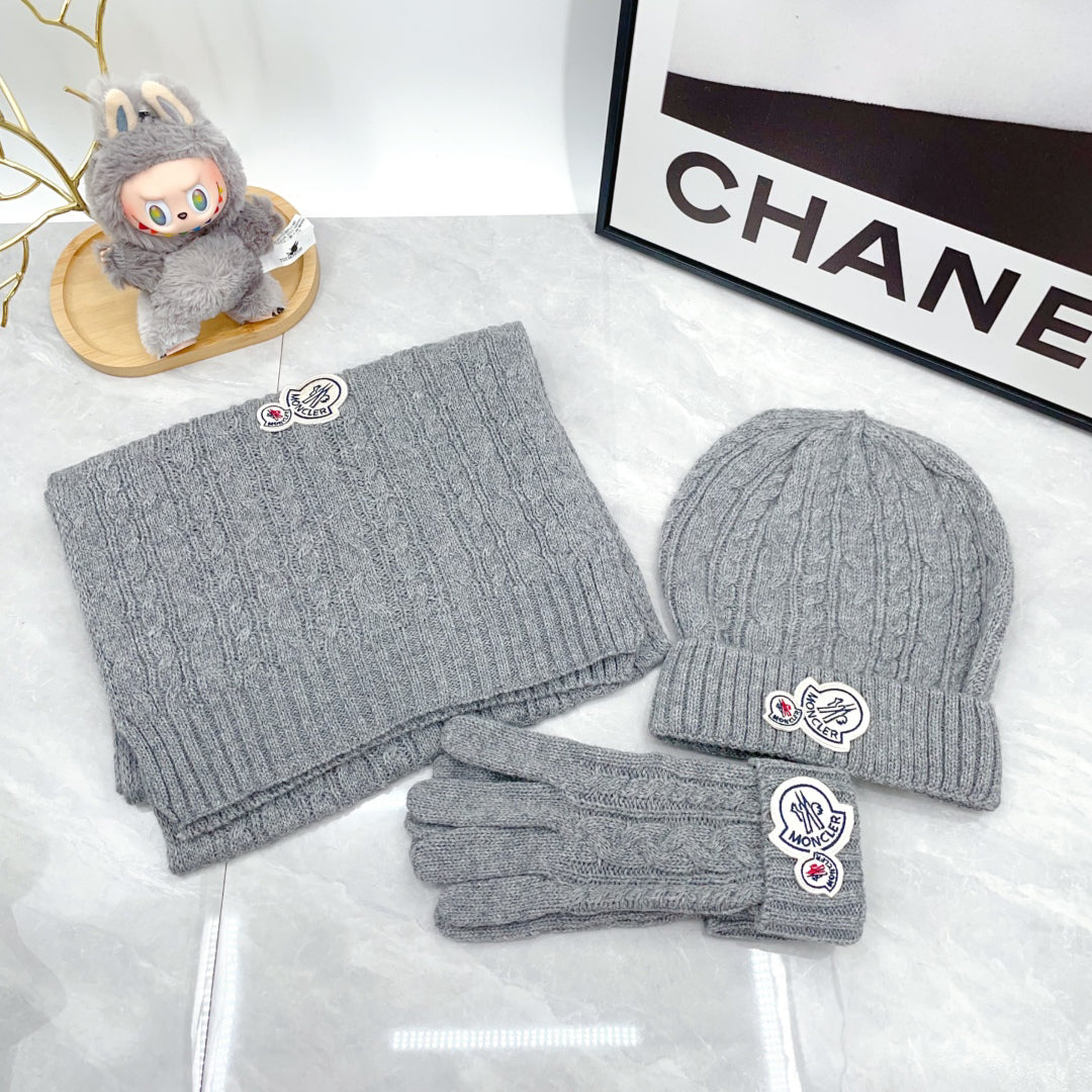Set of Beanie Glove Scarf