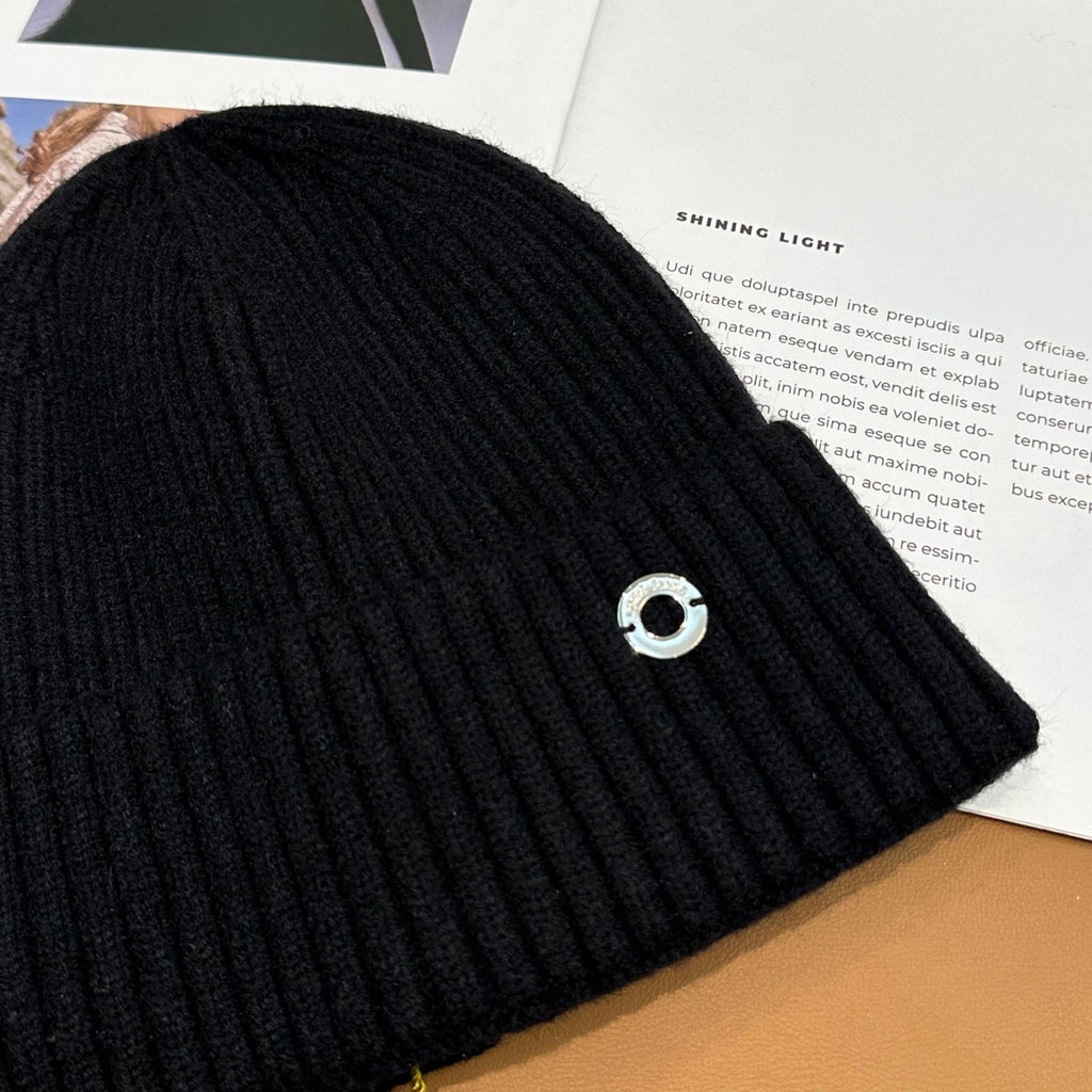 Knit Beanie in black