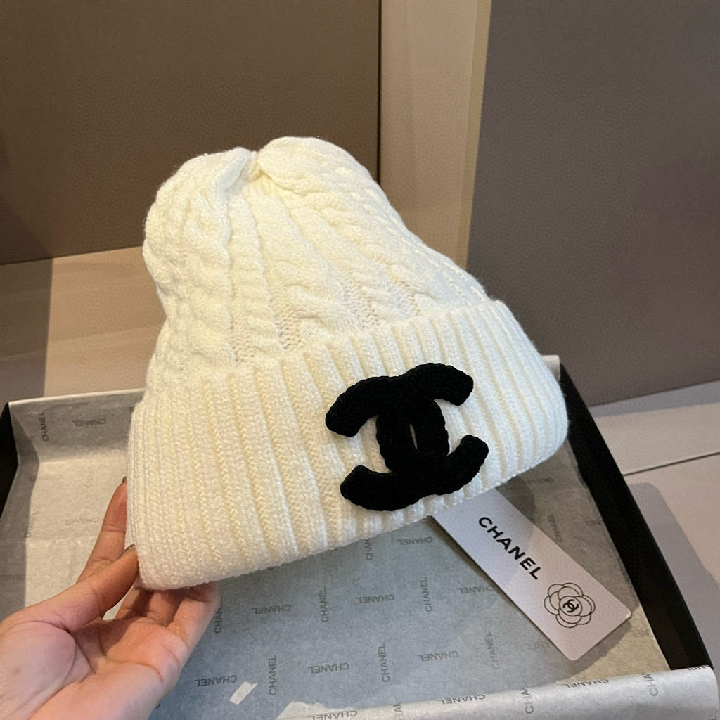 C/C 2-Piece Set Beanie and Scarf