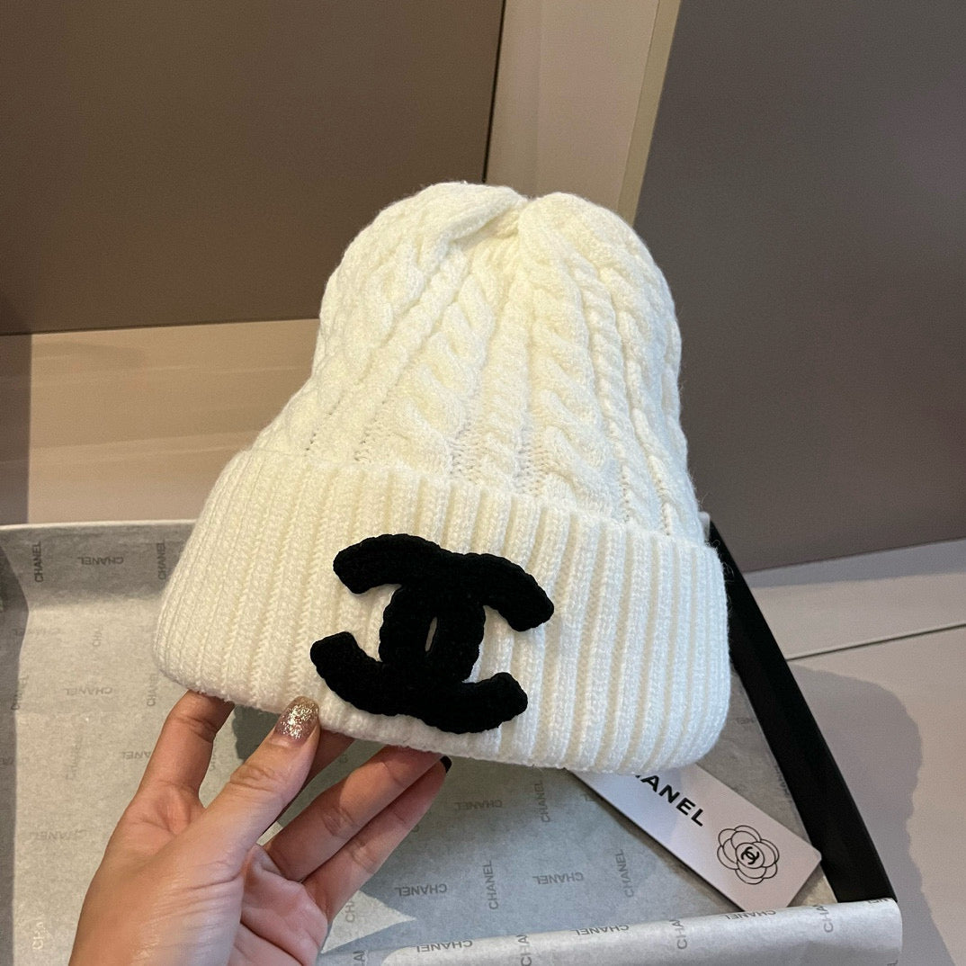 C/C 2-Piece Set Beanie and Scarf